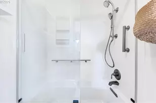 10324 NE Fargo St, Portland, OR 97220 - Photo 21