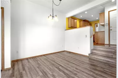 10324 NE Fargo St, Portland, OR 97220 - Photo 9