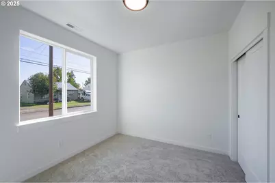 306 19th St, Springfield, OR 97477 - Photo 27