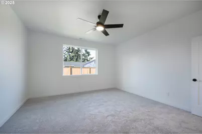 306 19th St, Springfield, OR 97477 - Photo 29