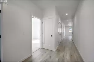 306 19th St, Springfield, OR 97477 - Photo 21