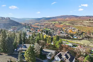 522 W 22nd St, The Dalles, OR 97058 - Photo 3