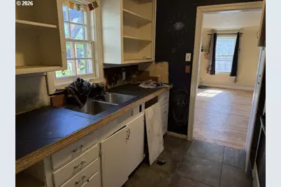 54 E 24th Ave, Eugene, OR 97405 - Photo 9