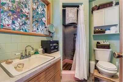 10311 NE Russell Ct, Portland, OR 97220 - Photo 19