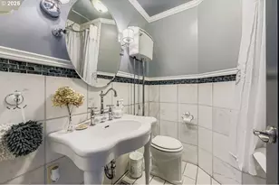 10311 NE Russell Ct, Portland, OR 97220 - Photo 21