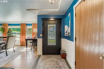 10311 NE Russell Ct, Portland, OR 97220 - Photo 5