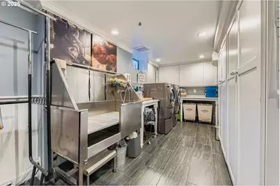 10311 NE Russell Ct, Portland, OR 97220 - Photo 29