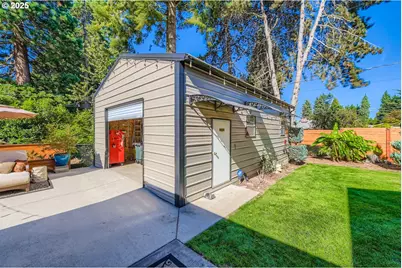 10311 NE Russell Ct, Portland, OR 97220 - Photo 39