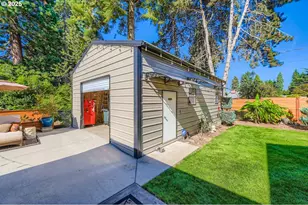 10311 NE Russell Ct, Portland, OR 97220 - Photo 39