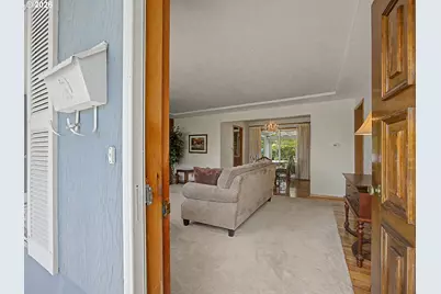 250 SE Juniper Ave, Gresham, OR 97080 - Photo 3
