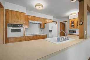 250 SE Juniper Ave, Gresham, OR 97080 - Photo 15