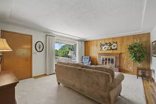 250 SE Juniper Ave, Gresham, OR 97080 - Photo 5
