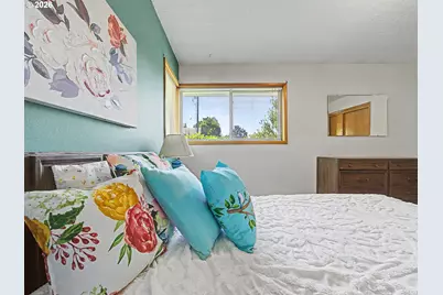 250 SE Juniper Ave, Gresham, OR 97080 - Photo 23