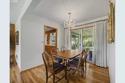 250 SE Juniper Ave, Gresham, OR 97080 - Photo 9