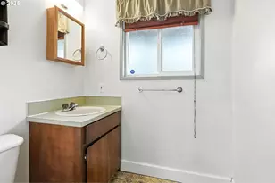 3359 SE Pine St, Hillsboro, OR 97123 - Photo 19