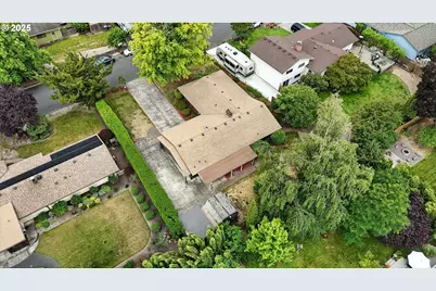 3359 SE Pine St, Hillsboro, OR 97123 - Photo 37