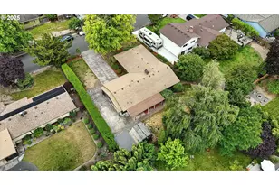 3359 SE Pine St, Hillsboro, OR 97123 - Photo 37