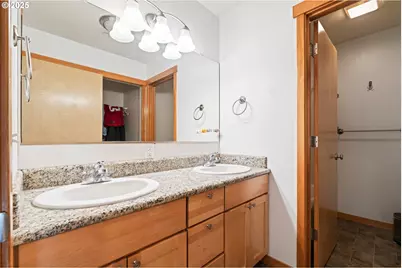 990 W 8th Pl, The Dalles, OR 97058 - Photo 21