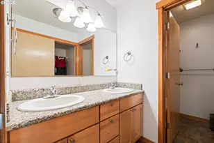 990 W 8th Pl, The Dalles, OR 97058 - Photo 21