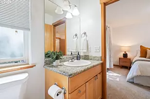 990 W 8th Pl, The Dalles, OR 97058 - Photo 29