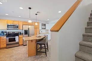 990 W 8th Pl, The Dalles, OR 97058 - Photo 17