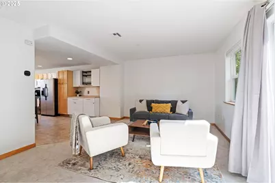 990 W 8th Pl, The Dalles, OR 97058 - Photo 7