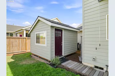 1947 N Knott Ct, Canby, OR 97013 - Photo 37