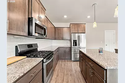 1947 N Knott Ct, Canby, OR 97013 - Photo 13