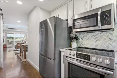 118 N Hayden Bay Dr, Portland, OR 97217 - Photo 17