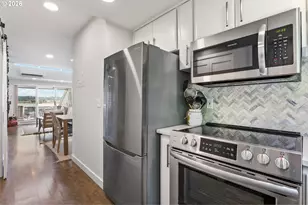 118 N Hayden Bay Dr, Portland, OR 97217 - Photo 17