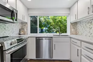 118 N Hayden Bay Dr, Portland, OR 97217 - Photo 11