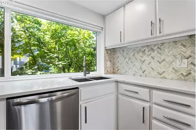 118 N Hayden Bay Dr, Portland, OR 97217 - Photo 13