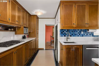 3852 NE Alameda St, Portland, OR 97212 - Photo 9