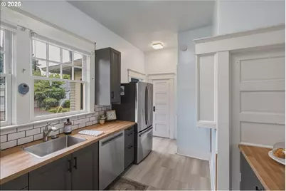 204 NW 27th St, Corvallis, OR 97330 - Photo 17
