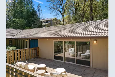 560 Milburn Ct, Lake Oswego, OR 97034 - Photo 29