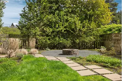 560 Milburn Ct, Lake Oswego, OR 97034 - Photo 27