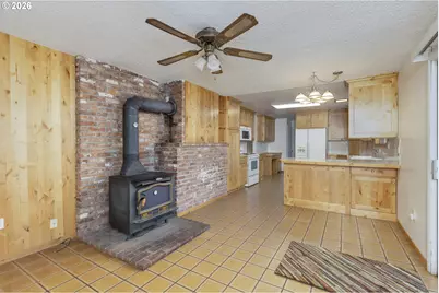 41300 Kingston Lyons Dr, Stayton, OR 97383 - Photo 9