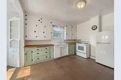 2530 5th St, Baker City, OR 97814 - Photo 21