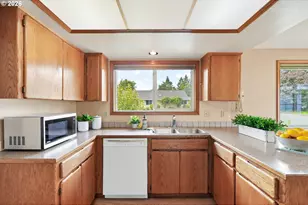 462 NE 24th Ave, Hillsboro, OR 97124 - Photo 9