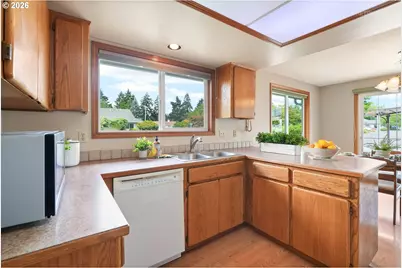 462 NE 24th Ave, Hillsboro, OR 97124 - Photo 11