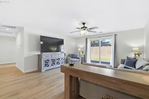 792 SE Cedar St, Dundee, OR 97115 - Photo 5