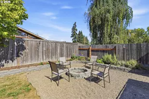 792 SE Cedar St, Dundee, OR 97115 - Photo 31