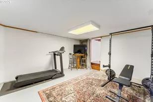11282 SE Pine Ct, Portland, OR 97216 - Photo 17