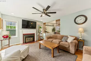 11282 SE Pine Ct, Portland, OR 97216 - Photo 3