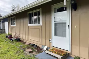 2385 19th St, Florence, OR 97439 - Photo 5