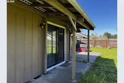 2385 19th St, Florence, OR 97439 - Photo 43