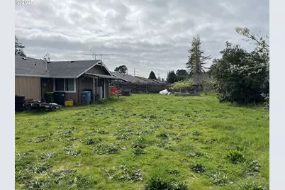 2385 19th St, Florence, OR 97439 - Photo 39