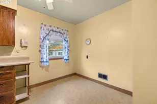 6818 SE 67th Ave, Portland, OR 97206 - Photo 15
