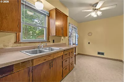 6818 SE 67th Ave, Portland, OR 97206 - Photo 13