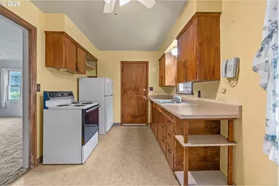 6818 SE 67th Ave, Portland, OR 97206 - Photo 11